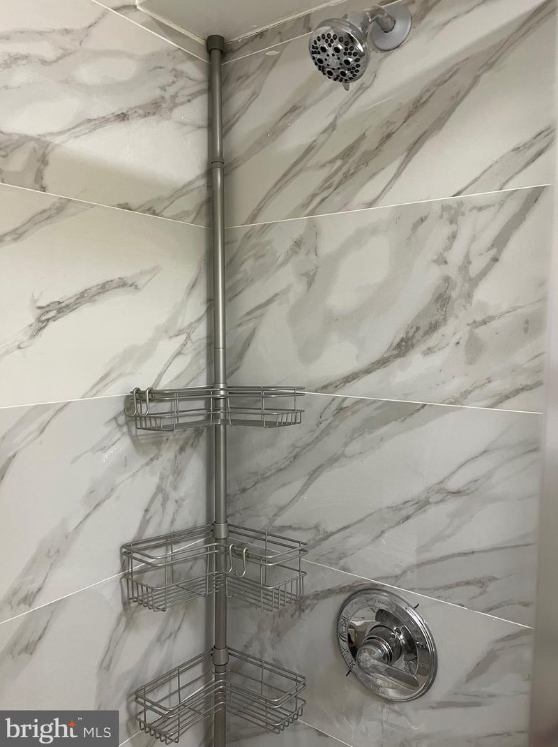 9946 Wingtip Rd, Philadelphia PA 19115-1708 exterior