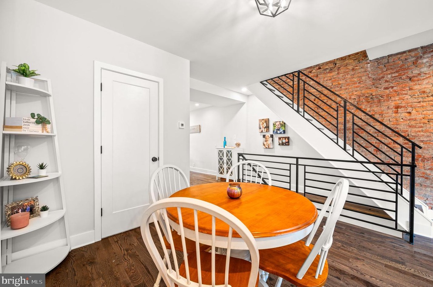 937 Mifflin St, Philadelphia, PA 19148-1612