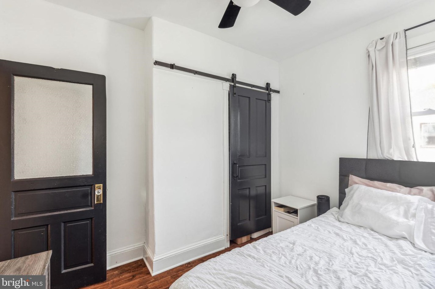 2420 Lambert St, Philadelphia PA  19145-4212 exterior