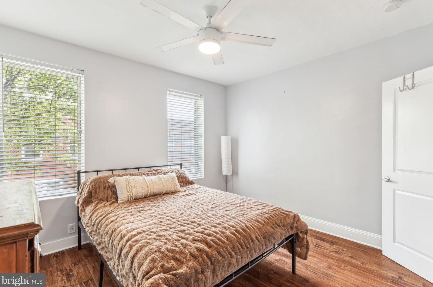 2420 Lambert St, Philadelphia PA  19145-4212 exterior
