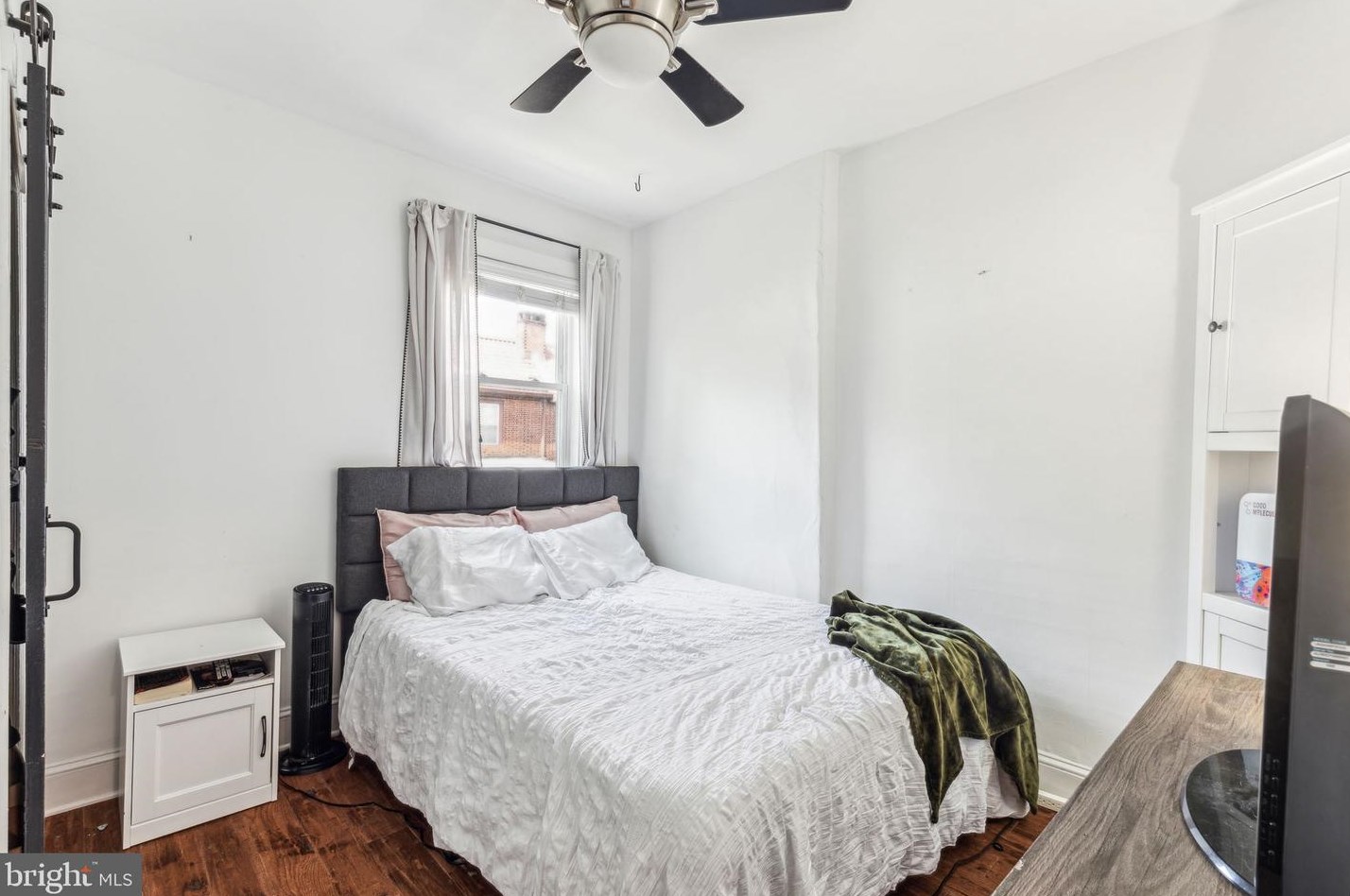 2420 Lambert St, Philadelphia PA  19145-4212 exterior