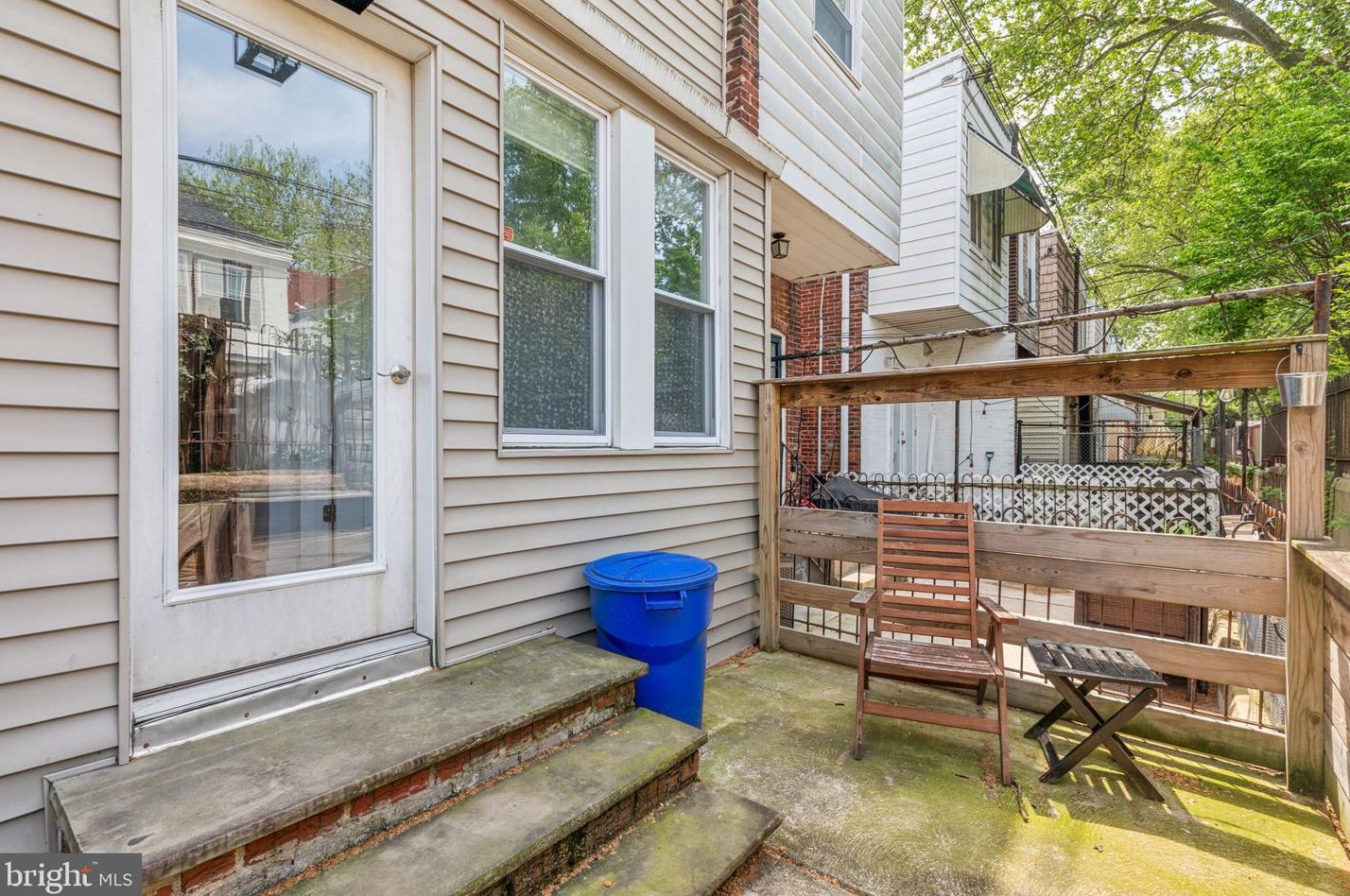 2420 Lambert St, Philadelphia PA  19145-4212 exterior