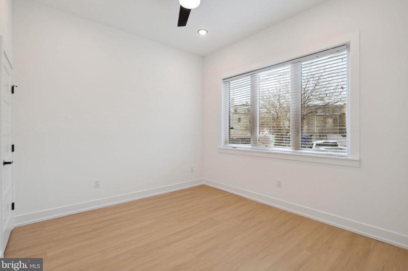 131 Cumberland St, Philadelphia, PA 19133