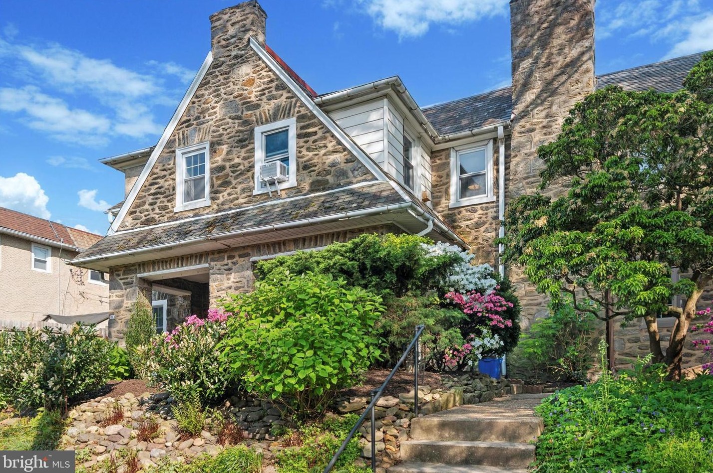 214 Durand St, Philadelphia, PA 19119-2505