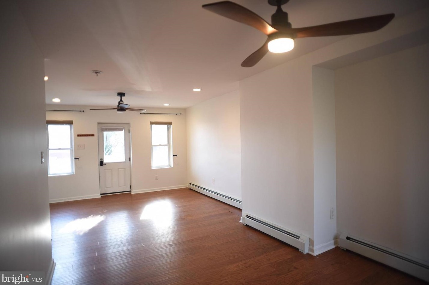 4821 Tibben St, Philadelphia, PA 19128-4527