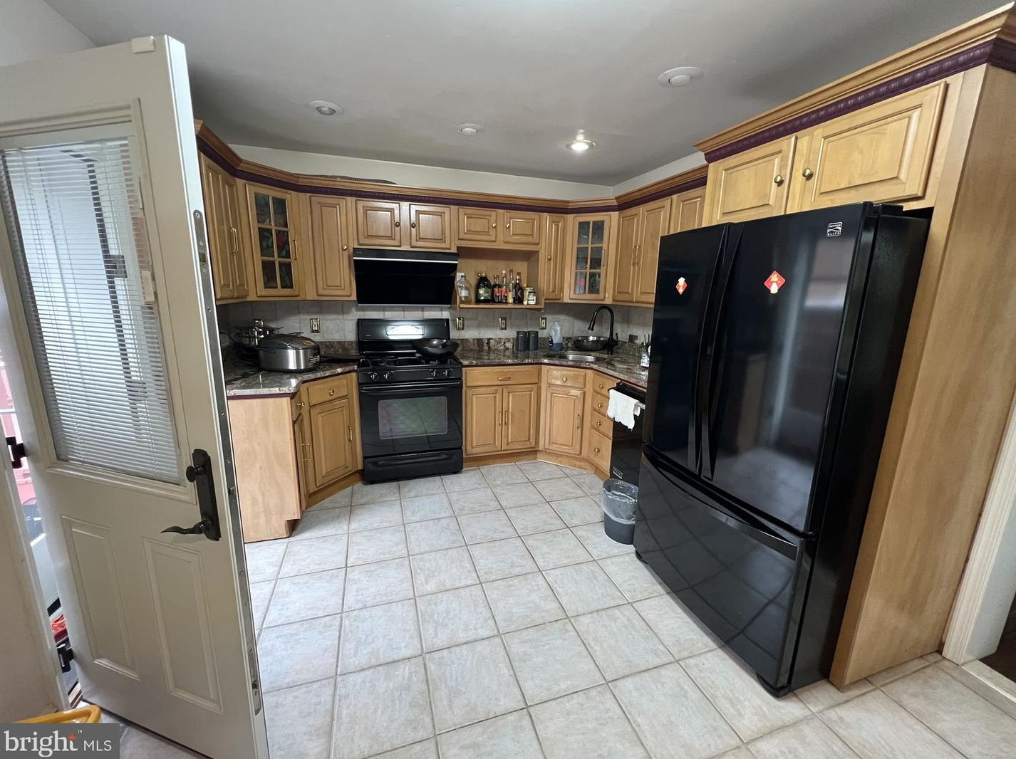 7323 Sackett St, Philadelphia PA 19152-4511 exterior