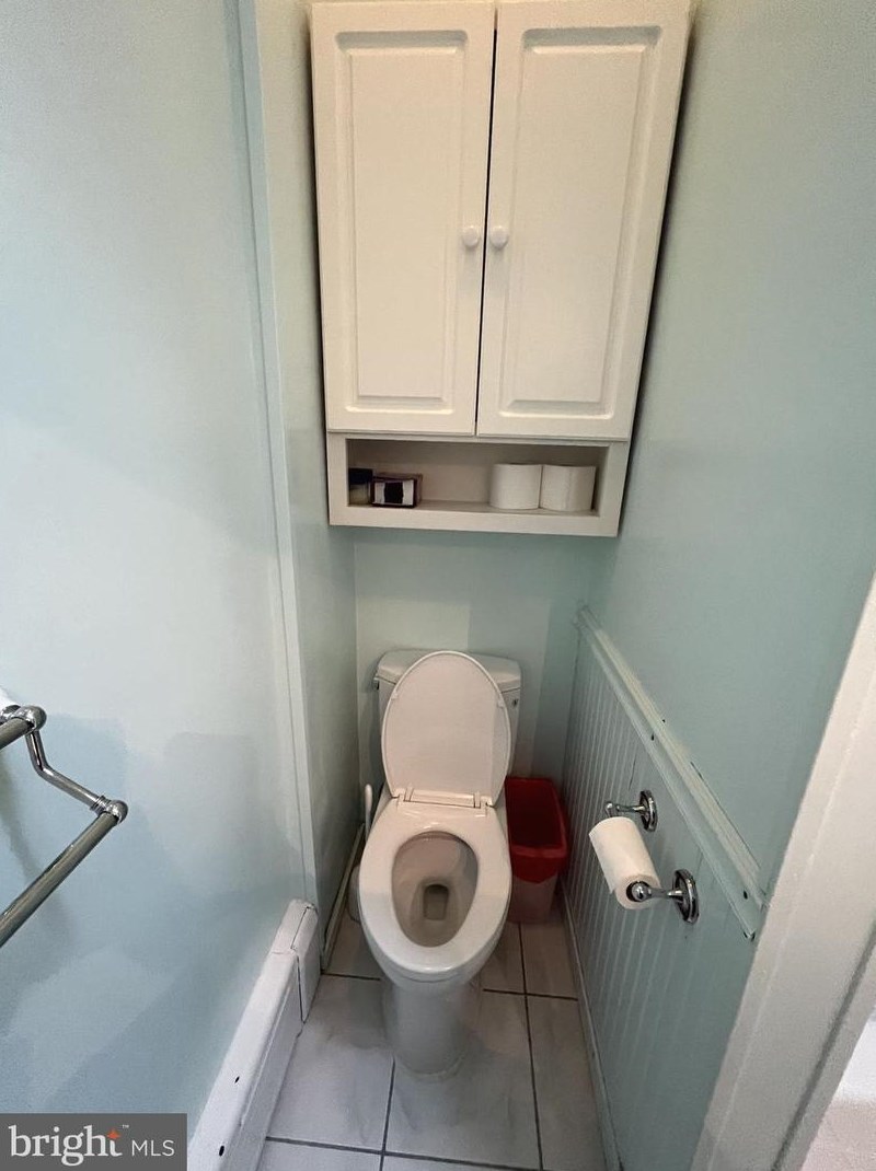 7323 Sackett St, Philadelphia PA 19152-4511 exterior