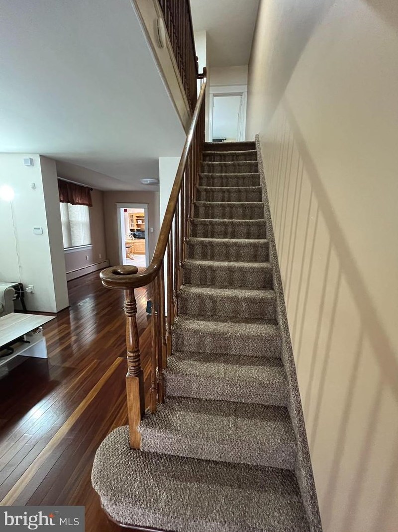 7323 Sackett St, Philadelphia PA 19152-4511 exterior