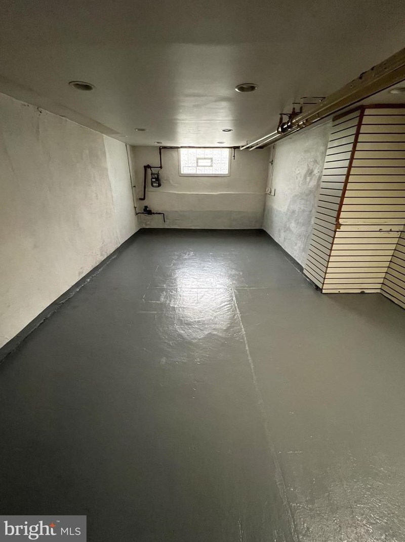 7323 Sackett St, Philadelphia PA 19152-4511 exterior