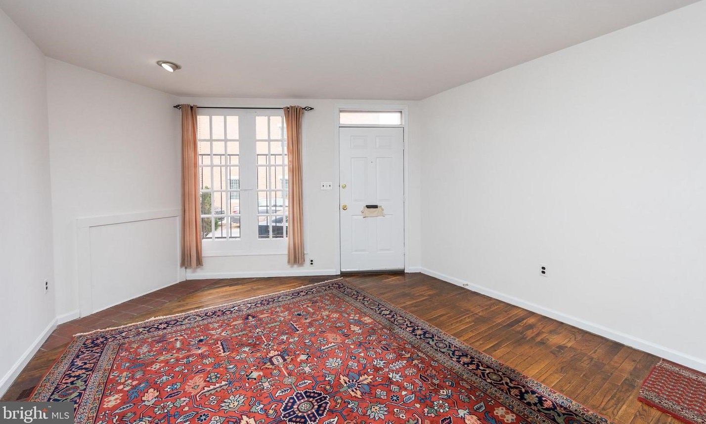 805 Passyunk Ave, Philadelphia PA  19147-3018 exterior