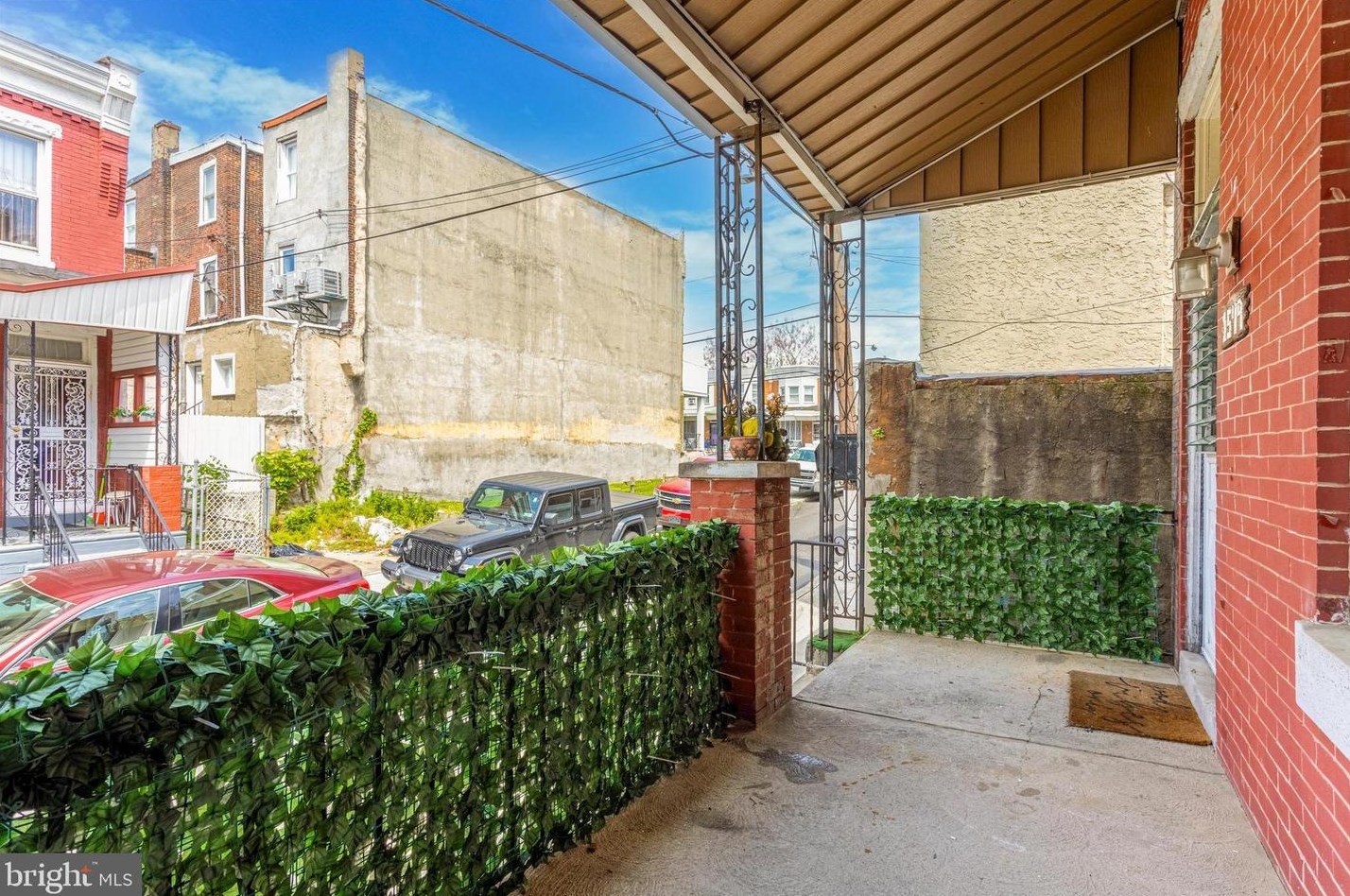 1549 Myrtlewood St, Philadelphia, PA 19121-3633