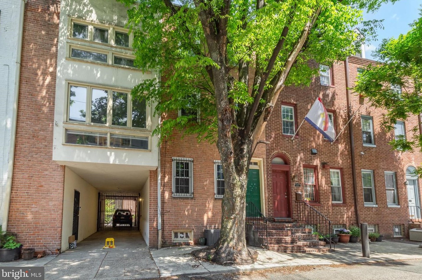 1133 Rodman St, Philadelphia PA  19147-1201 exterior