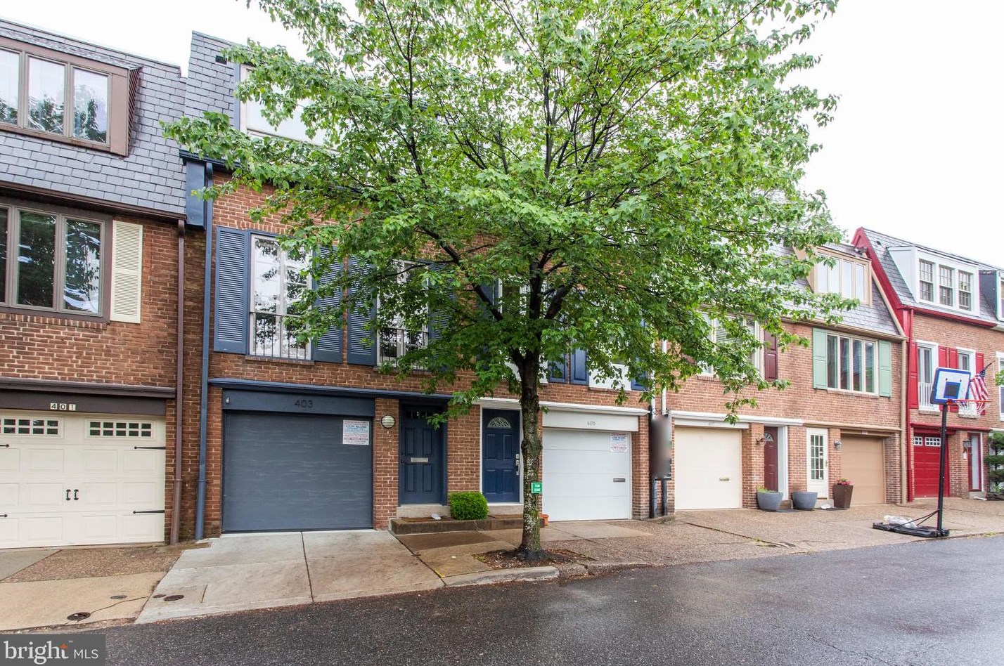 413 Taney St, Philadelphia PA 19146-1042 exterior