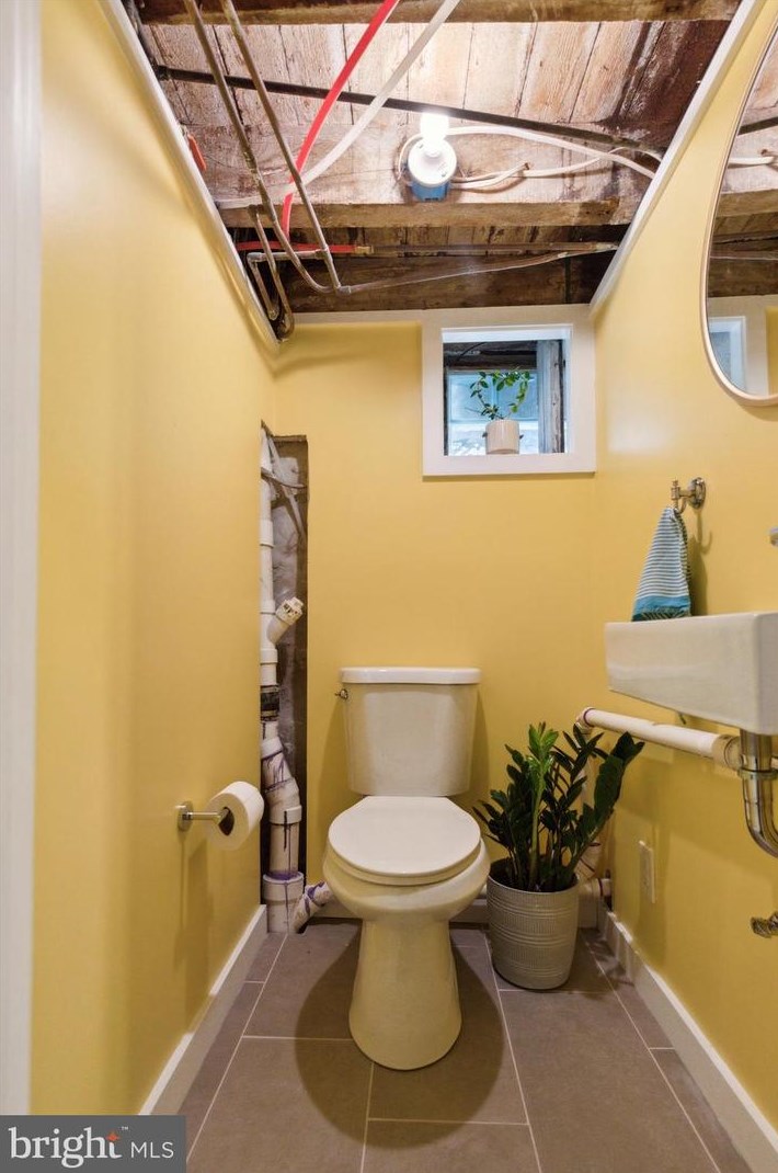 311 Carson St, Philadelphia PA 19127-1305 exterior