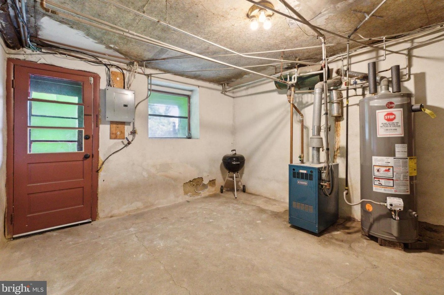 311 Carson St, Philadelphia PA 19127-1305 exterior