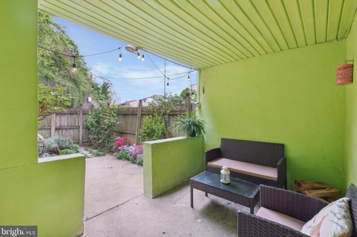 311 Carson St, Philadelphia PA 19127-1305 exterior