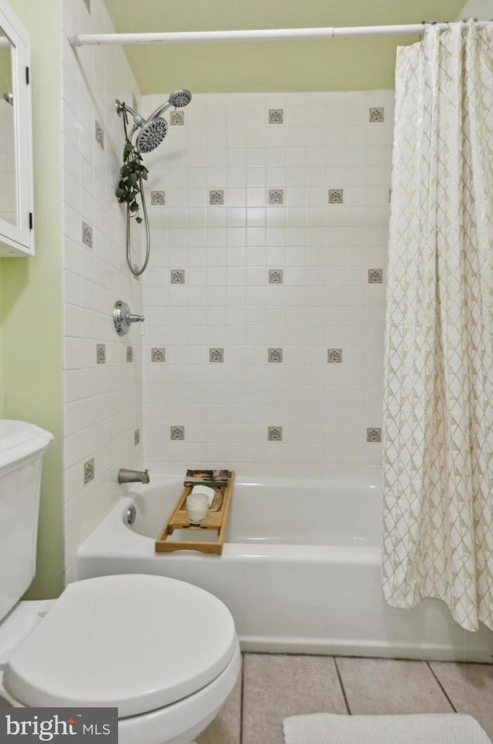 311 Carson St, Philadelphia PA 19127-1305 exterior