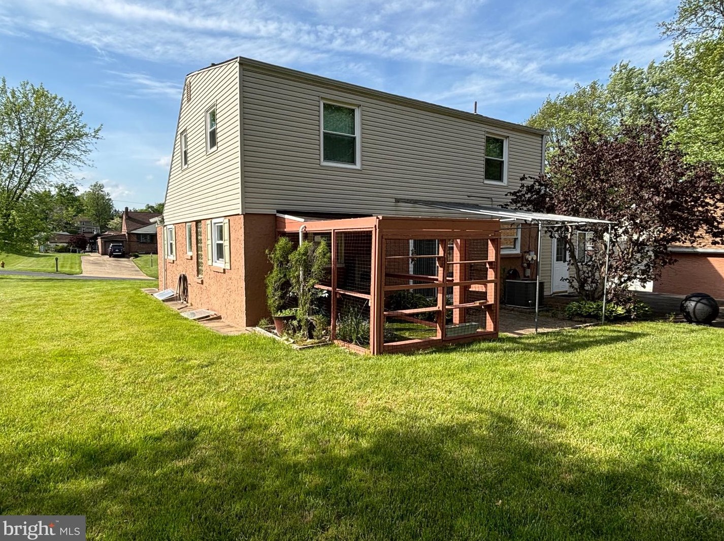 15141 Wayside Rd, Philadelphia PA 19116-1403 exterior