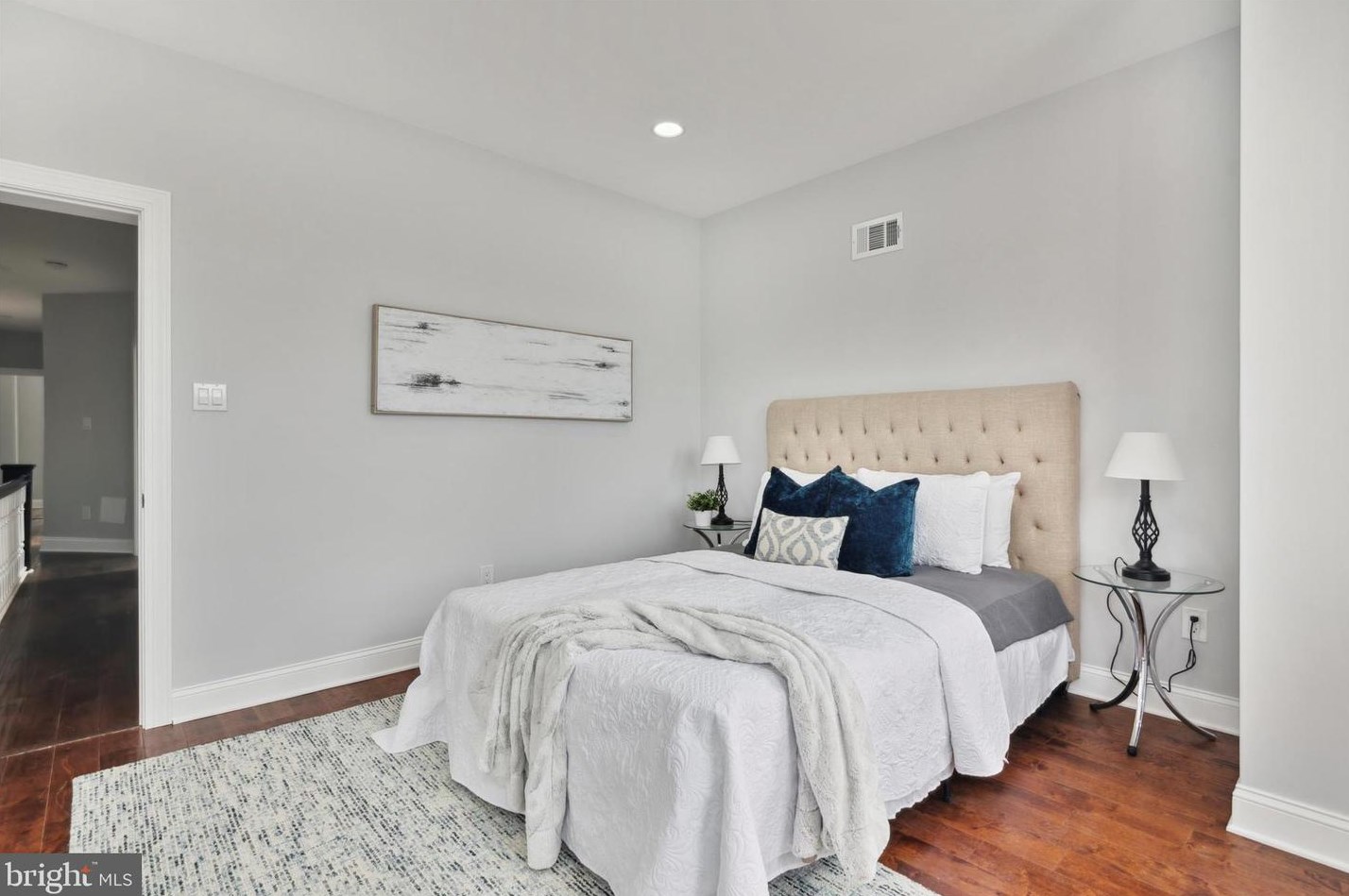 5941 Washington Ave, Philadelphia PA 19147-4825 exterior