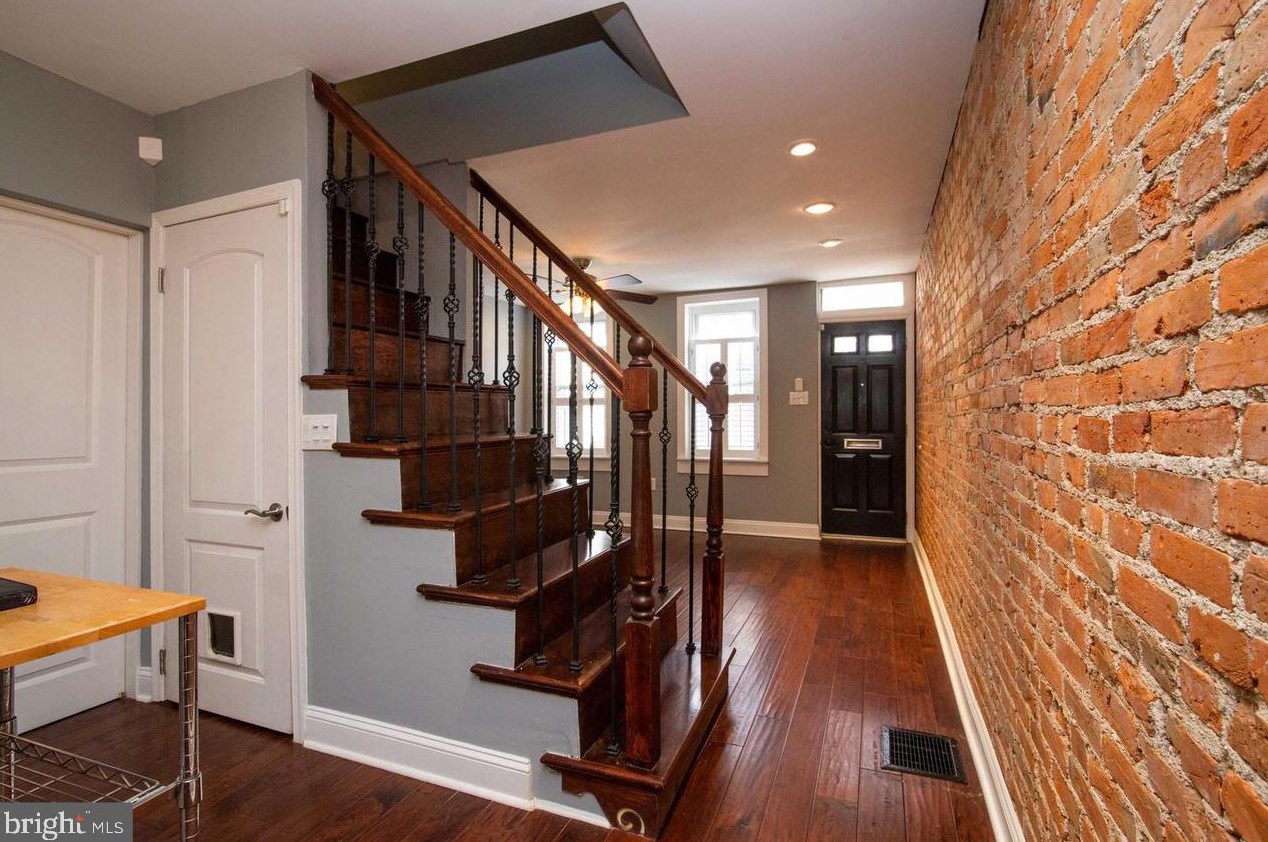 2218 Pemberton St, Philadelphia PA  19146-1141 exterior