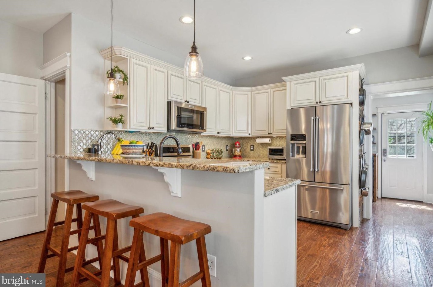 4350 Mitchell St, Philadelphia PA 19128-3425 exterior