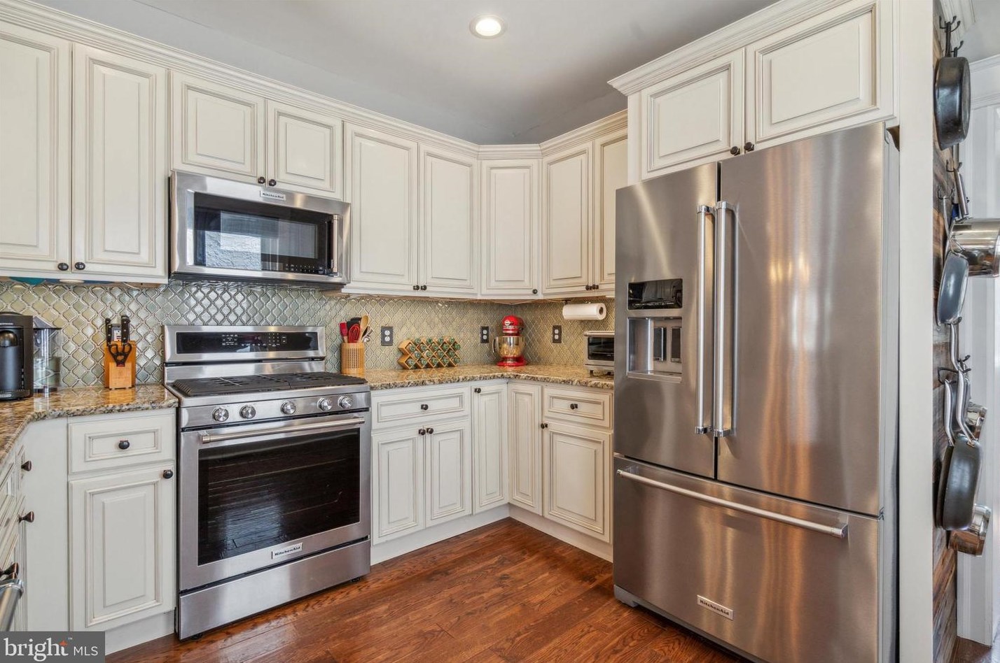 4350 Mitchell St, Philadelphia PA 19128-3425 exterior