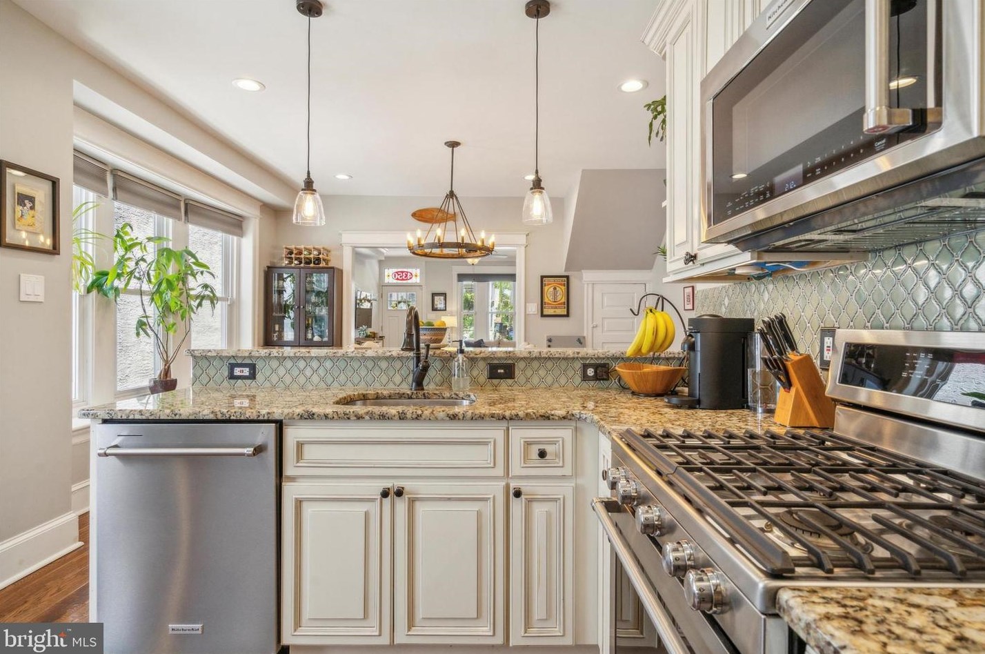 4350 Mitchell St, Philadelphia PA 19128-3425 exterior