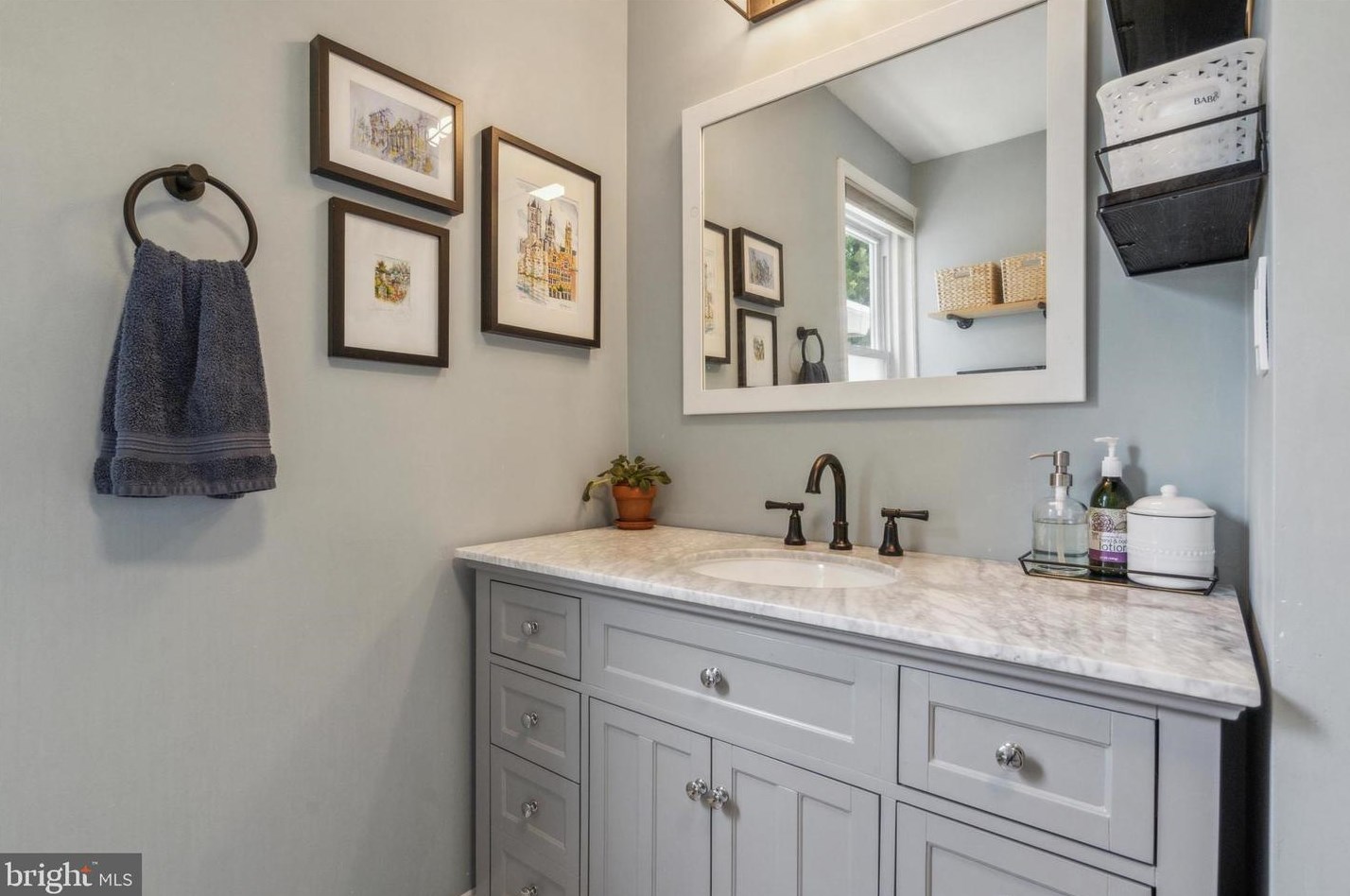 4350 Mitchell St, Philadelphia PA 19128-3425 exterior