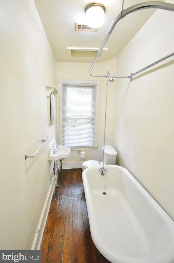 444 Queen Ln, Philadelphia PA  19144-4621 exterior