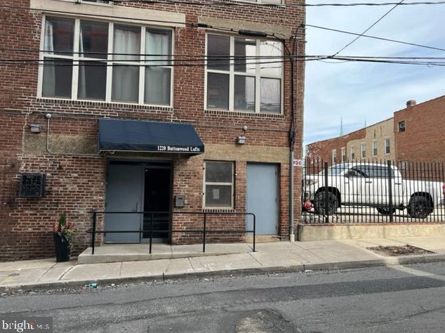 1220 Buttonwood St, Philadelphia PA  19123-3603 exterior