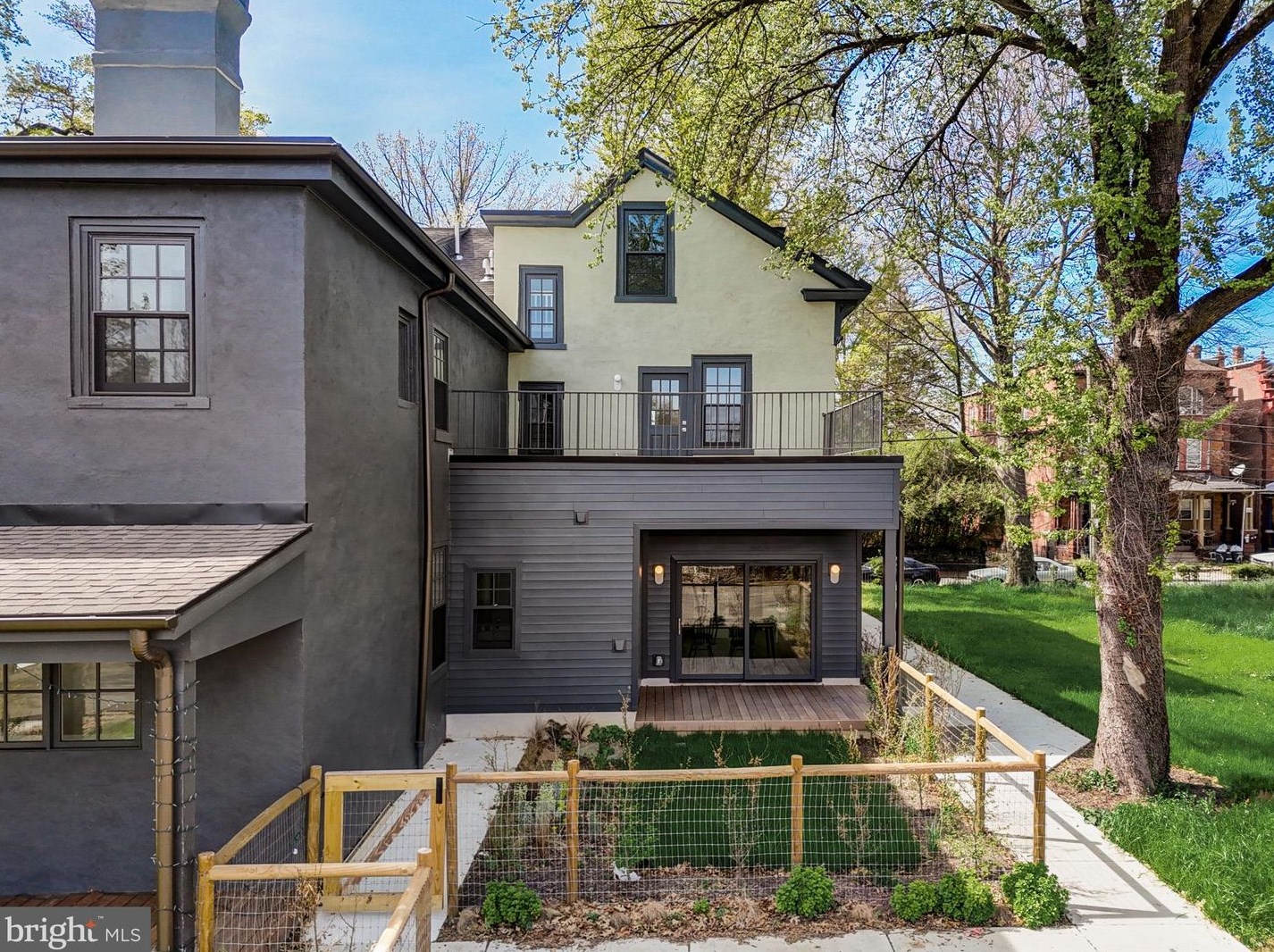 54 Penn St, Philadelphia, PA 19144-2308