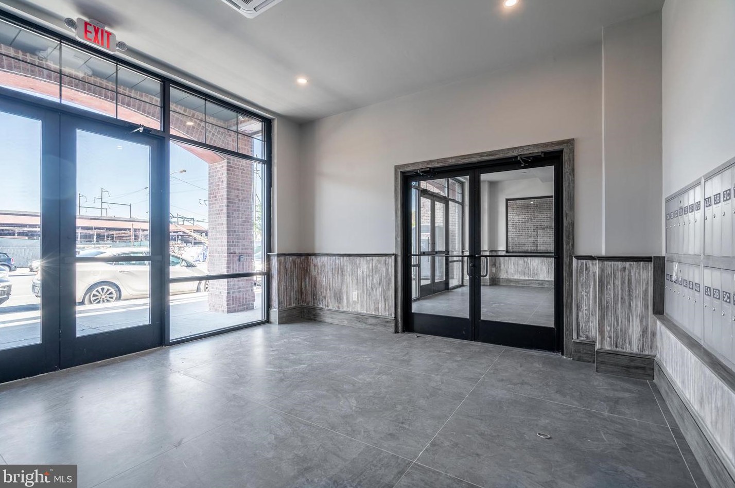 2401 Washington Ave, Philadelphia PA 19146-2437 exterior