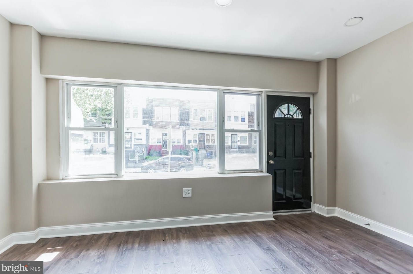 237 Ruscomb St, Philadelphia, PA 19120-0039