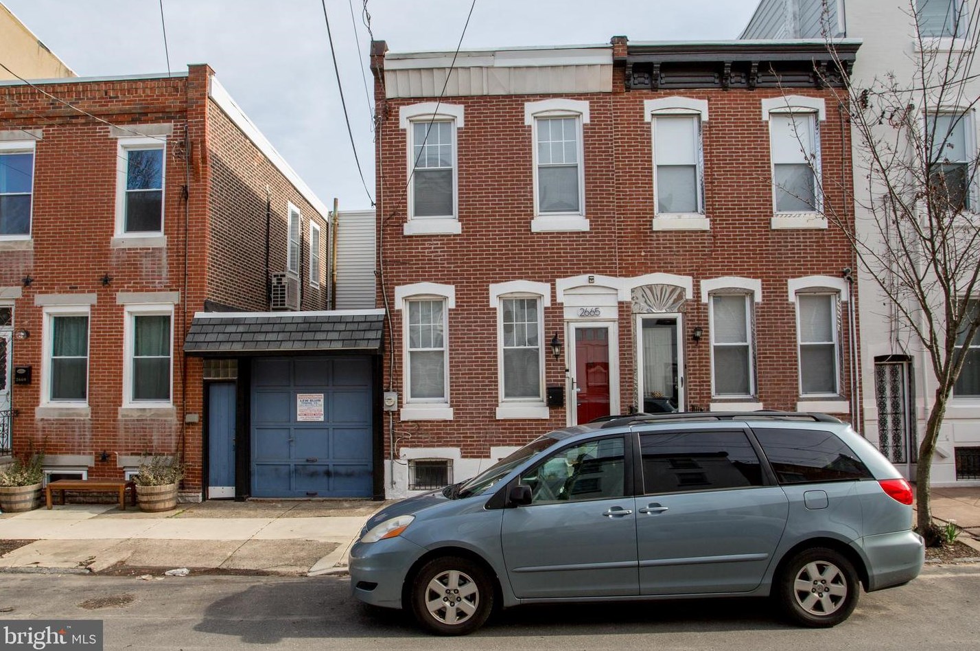 2665 Thompson St, Philadelphia, PA 19121-4649