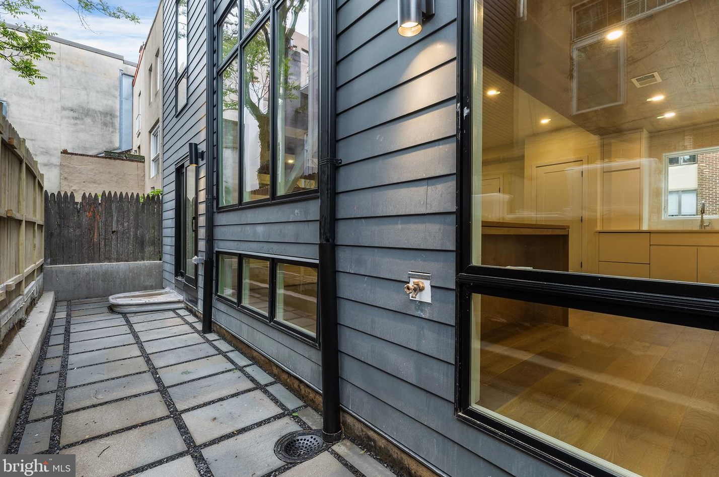 1911 Rodman St, Philadelphia PA  19146-1417 exterior