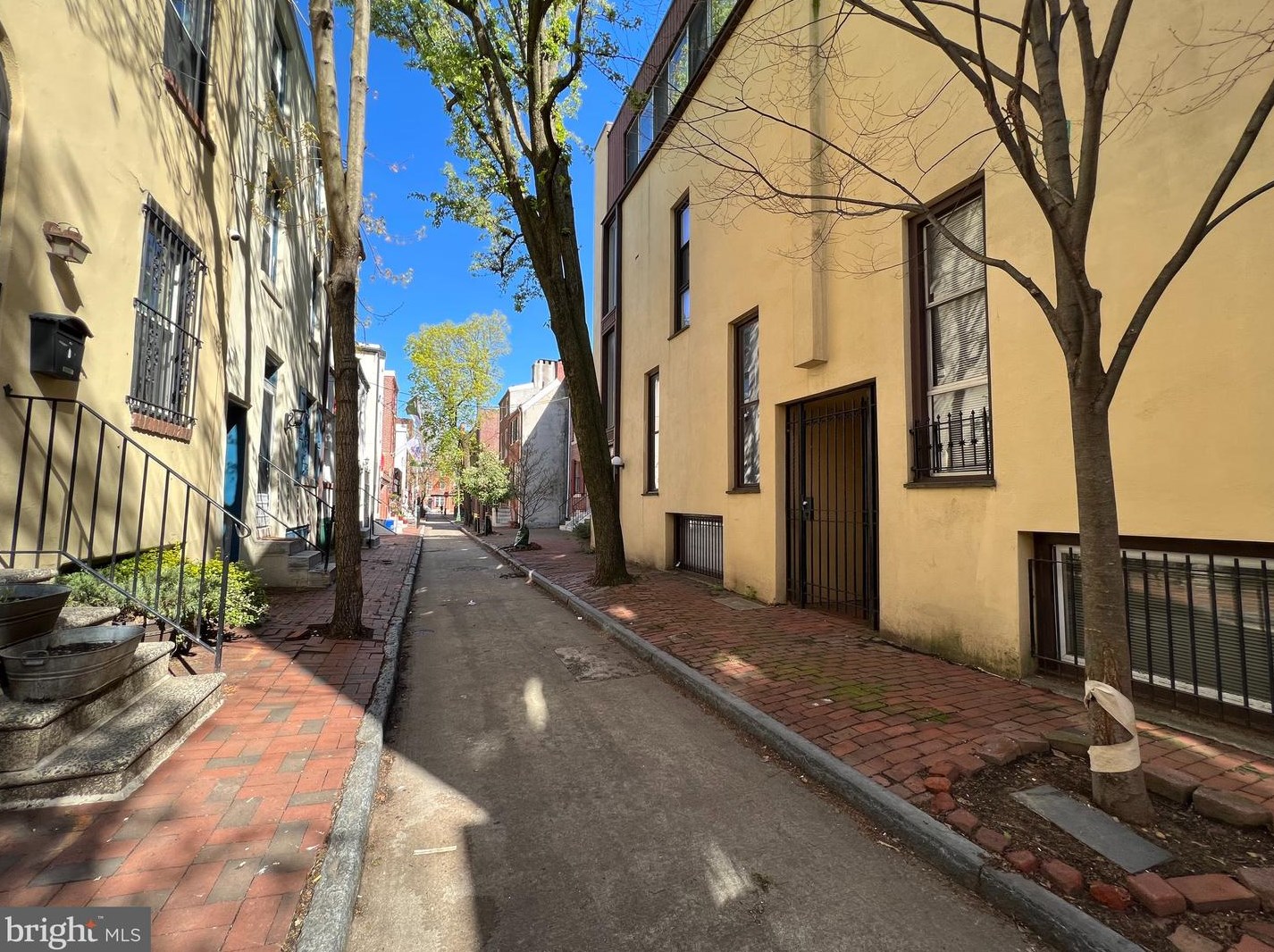 1028 Pine St, Philadelphia PA  19107-6007 exterior