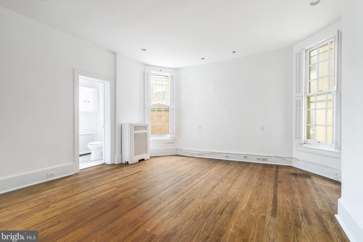 1914 Panama St, Philadelphia PA 19103-6610 exterior