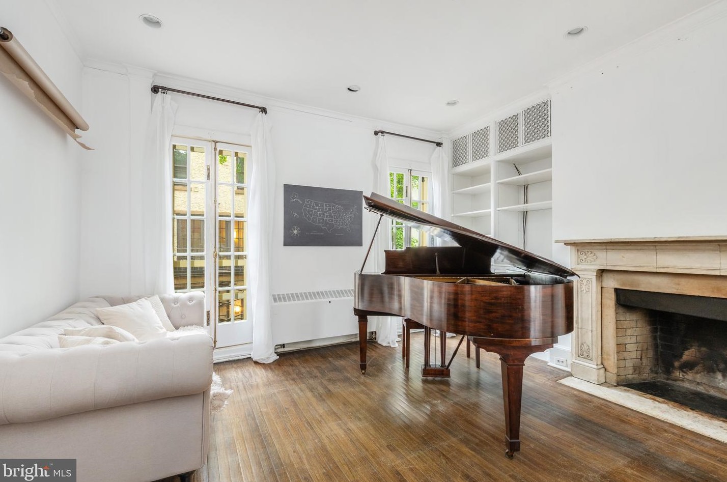 1914 Panama St, Philadelphia PA 19103-6610 exterior