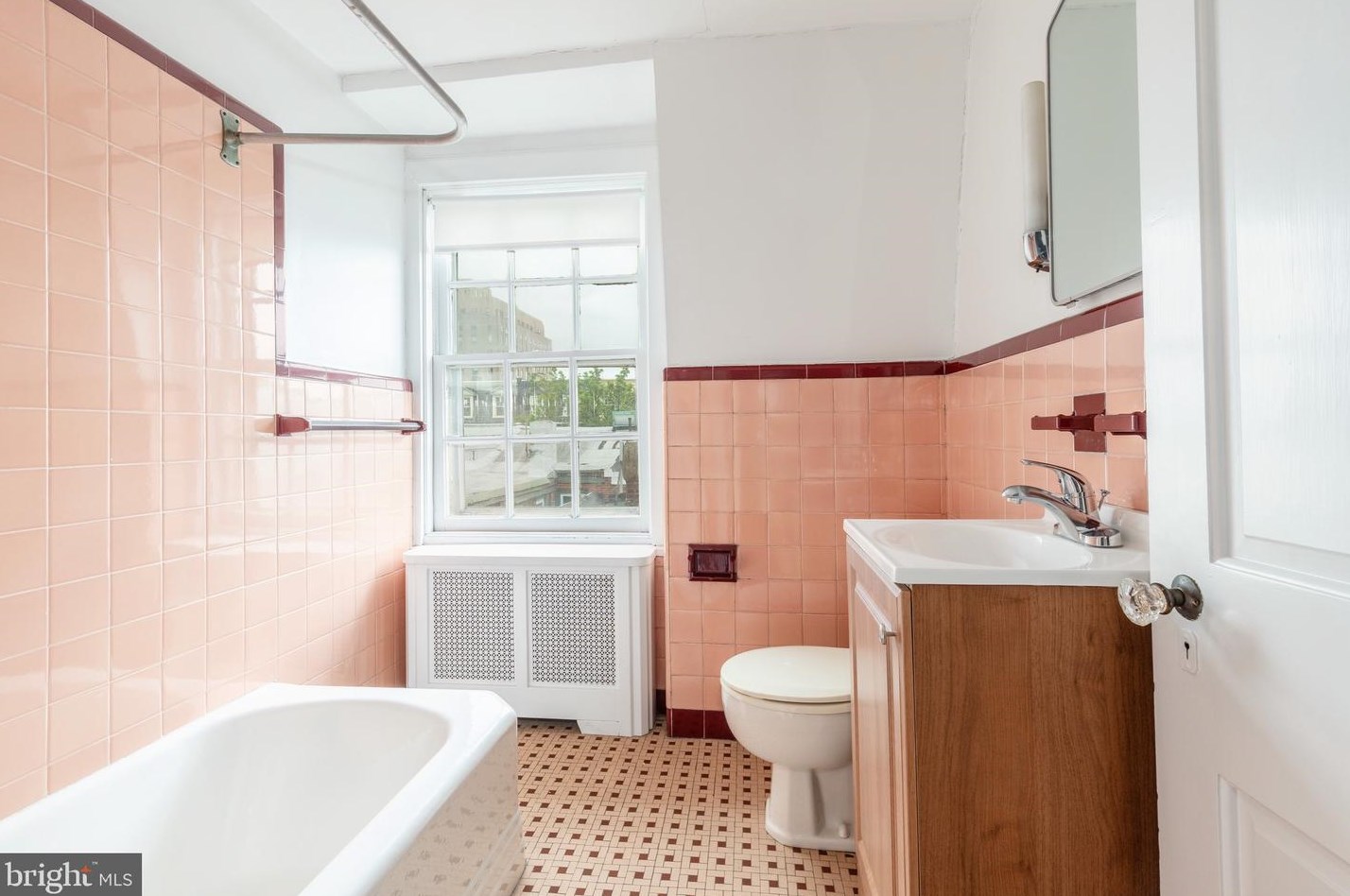 1914 Panama St, Philadelphia PA 19103-6610 exterior