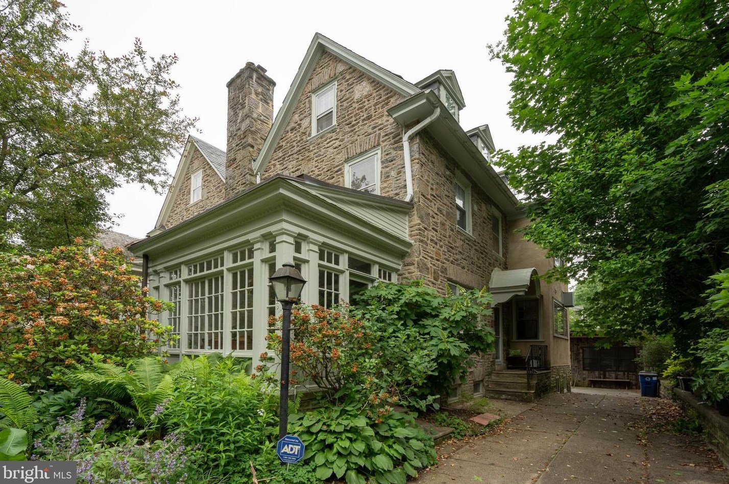 6910 Heyward St, Philadelphia, PA 19119-3416