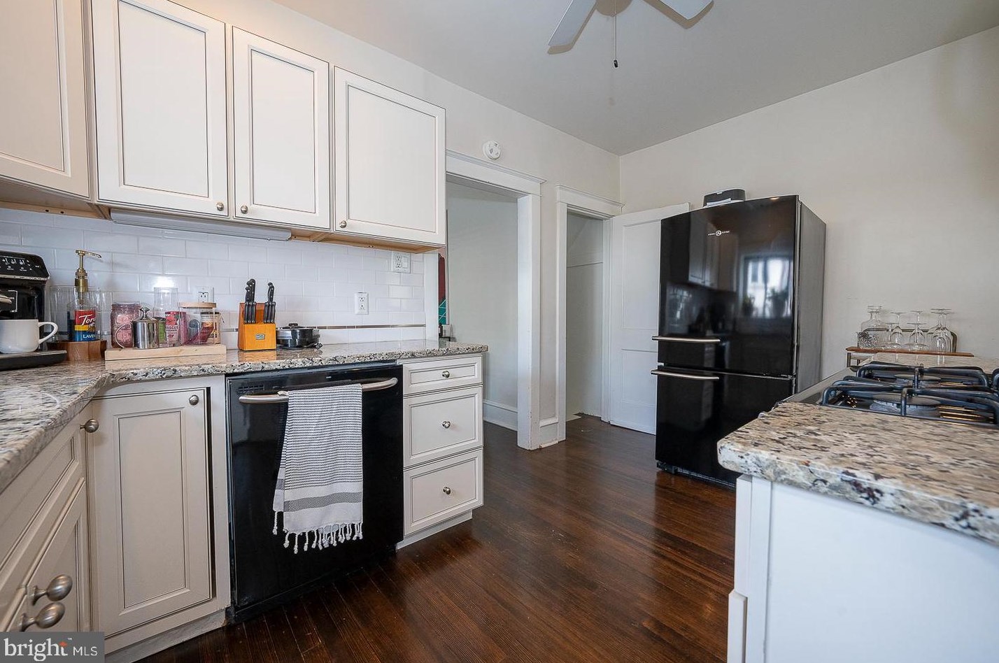 13 Mount Pleasant Ave, Philadelphia PA  19119-2410 exterior