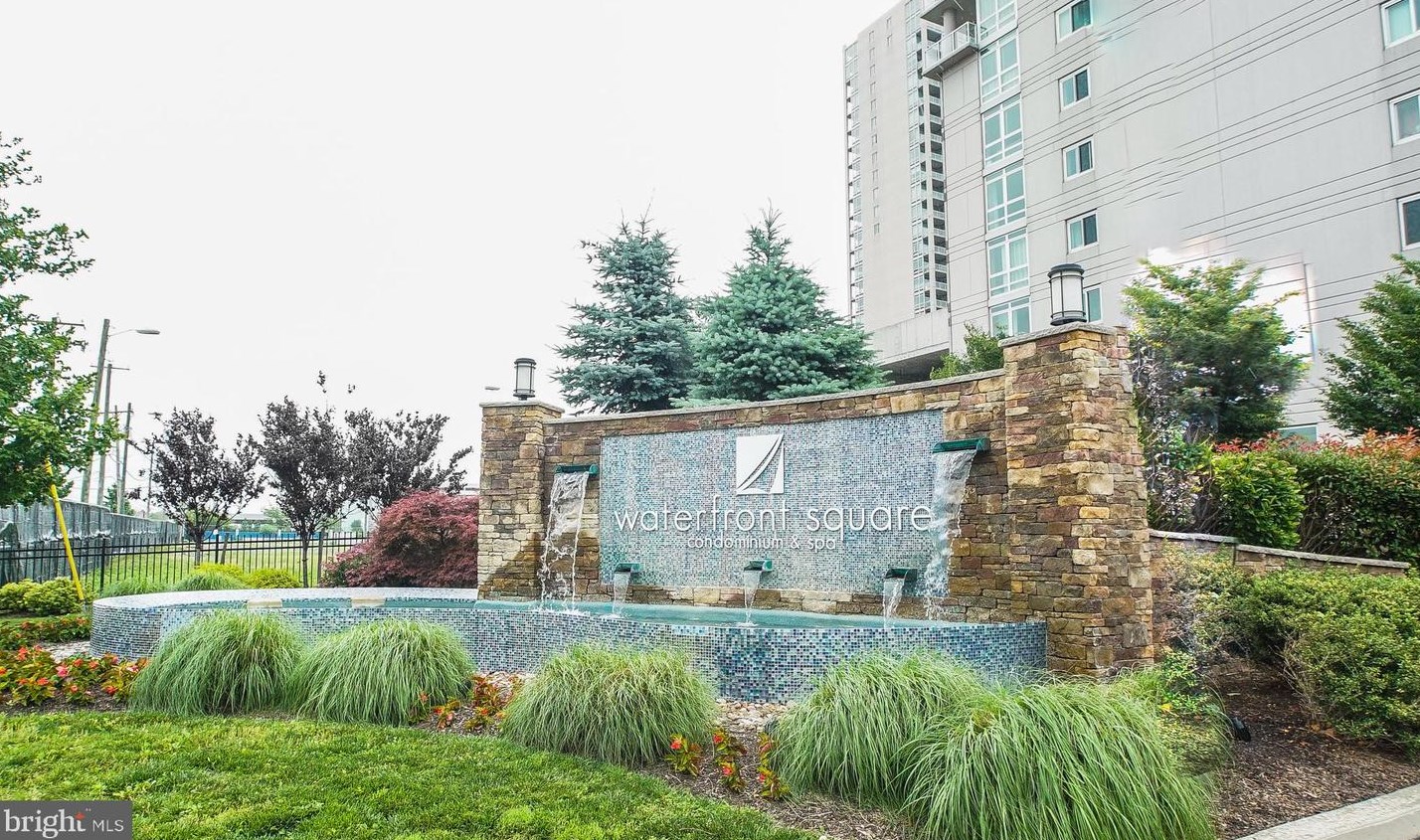 901 Penn St, Philadelphia PA  19123-3131 exterior