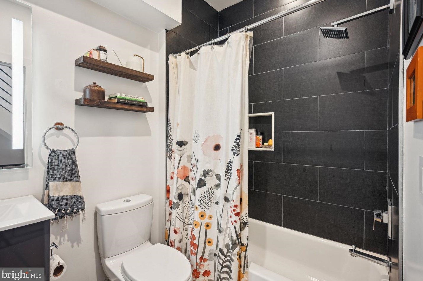 3010 Cabot St, Philadelphia PA 19121-4407 exterior