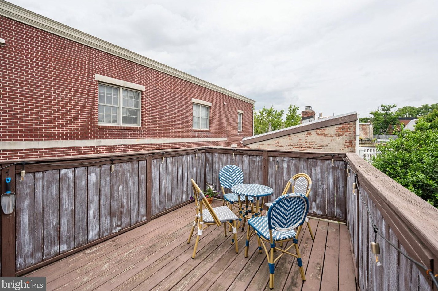 241 Montrose St, Philadelphia PA  19147-4226 exterior