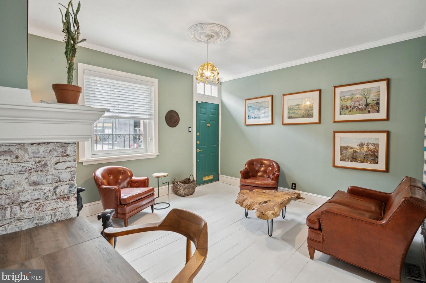 241 Montrose St, Philadelphia PA  19147-4226 exterior
