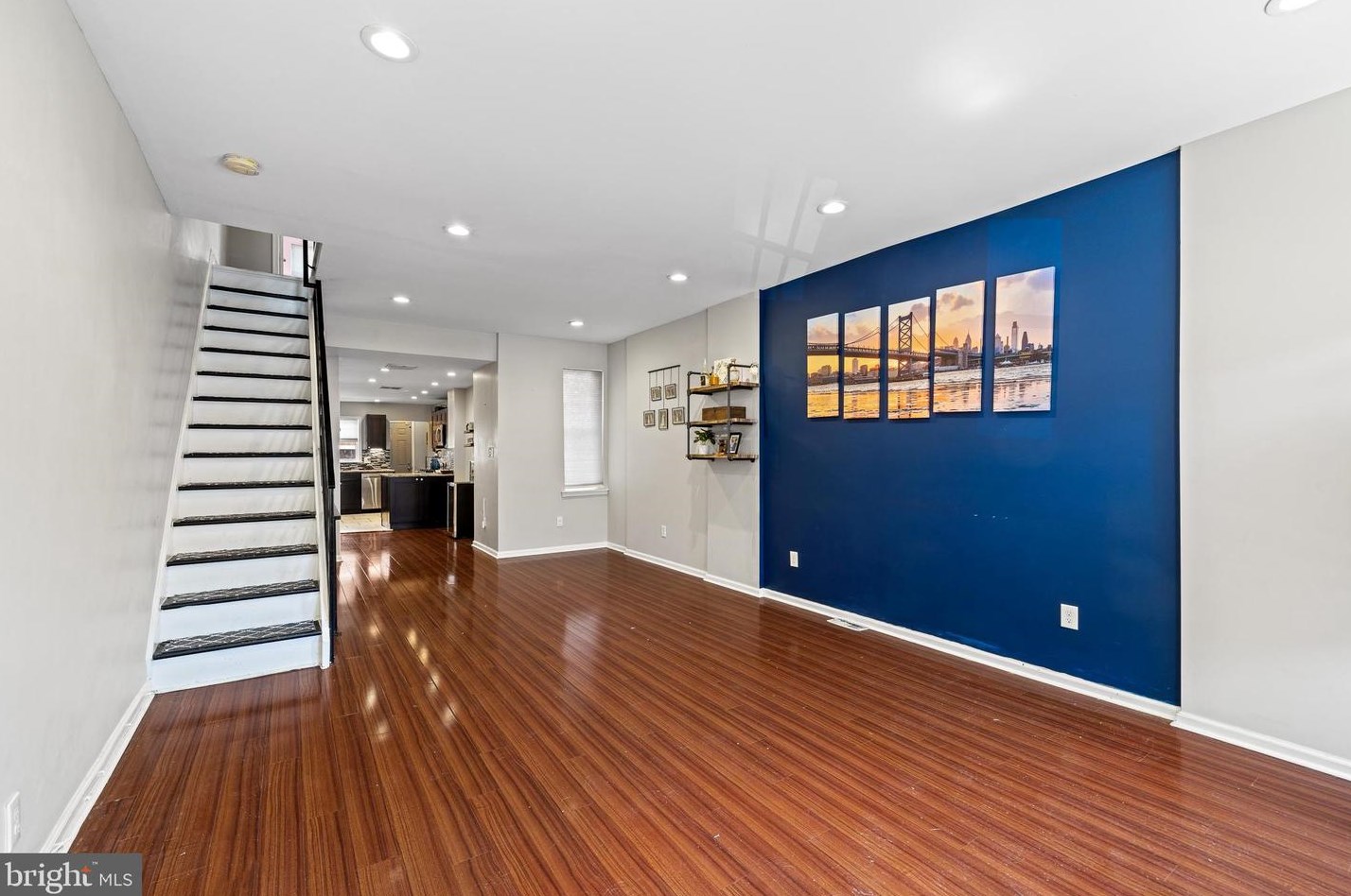 423 Jackson St, Philadelphia, PA 19148