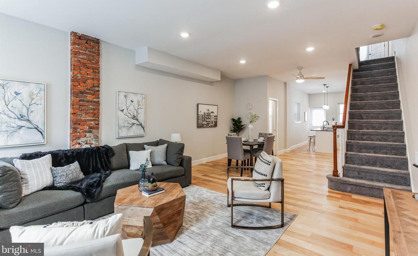 113 Salaignac St, Philadelphia, PA 19127-1809