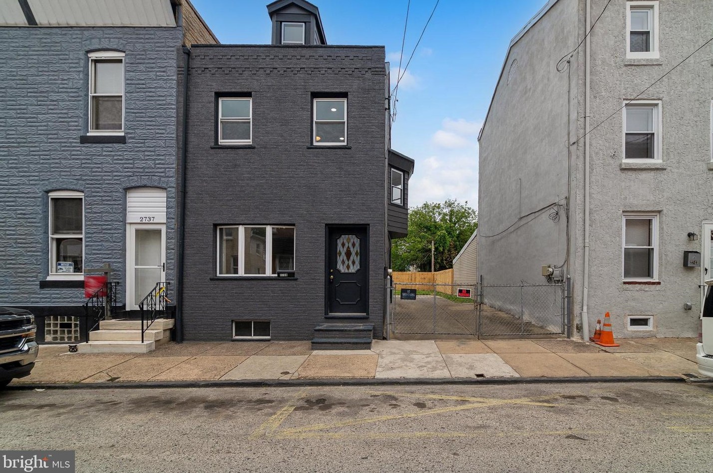 2739 Pratt St, Philadelphia, PA 19137-2103