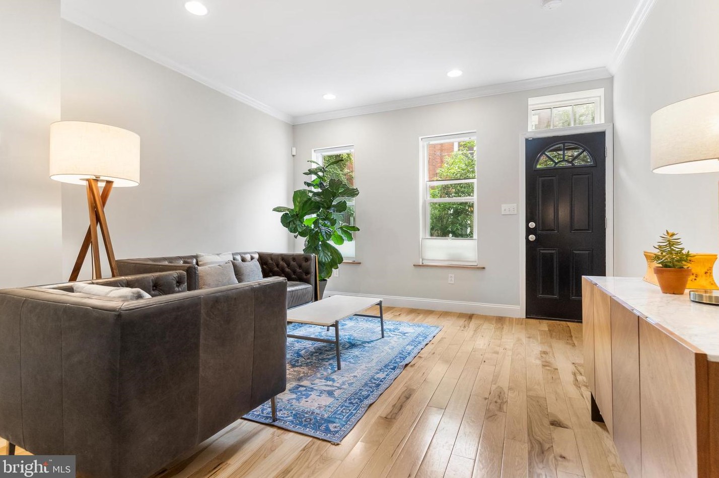 631 Bambrey St, Philadelphia PA 19130-1304 exterior