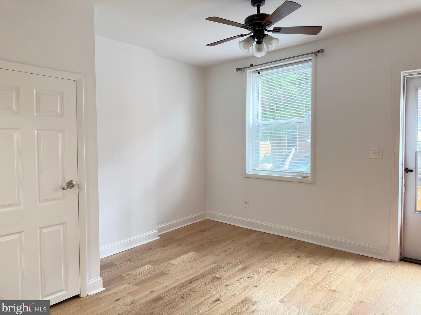 421 Thompson St, Philadelphia PA  19125-0033 exterior
